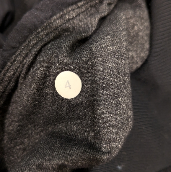 Size 4 Lulu Lemon Jacket - Picture 3 of 3